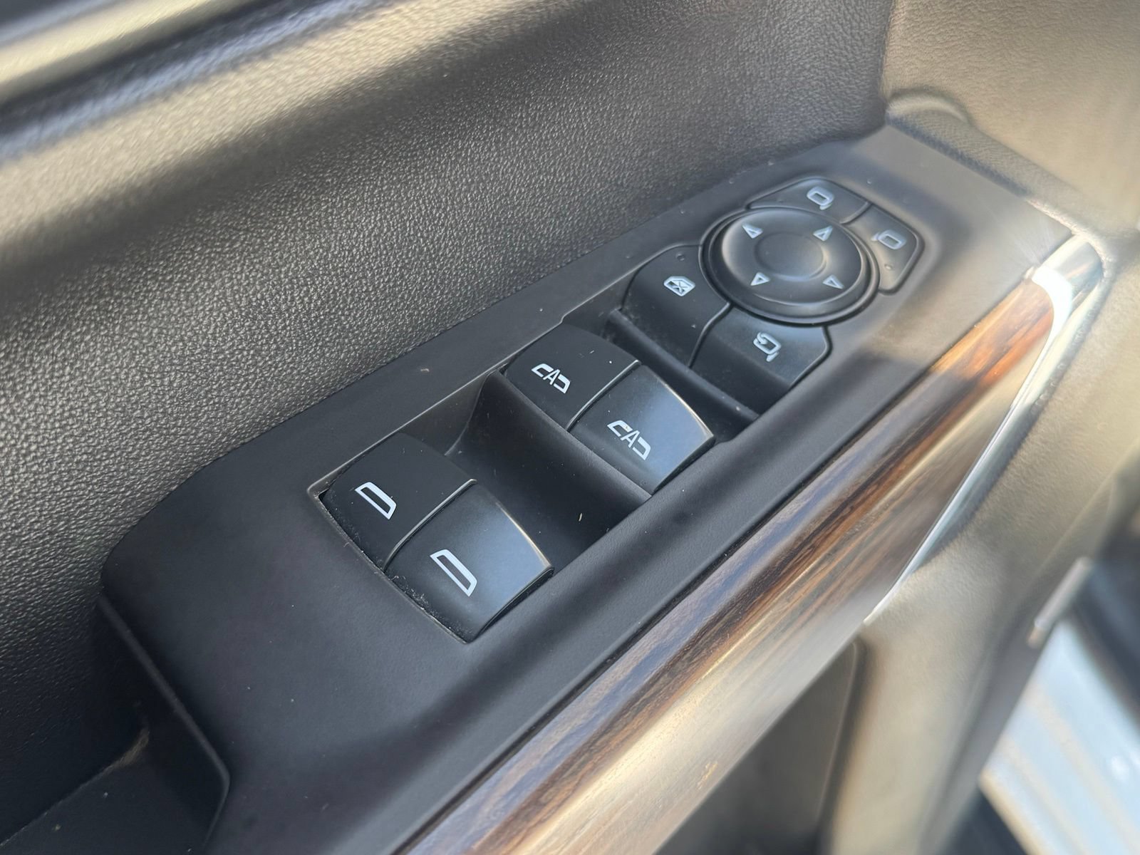 Used 2020 Chevrolet Silverado 1500 High Country w/ Technology Package AWD/4WD image 14
