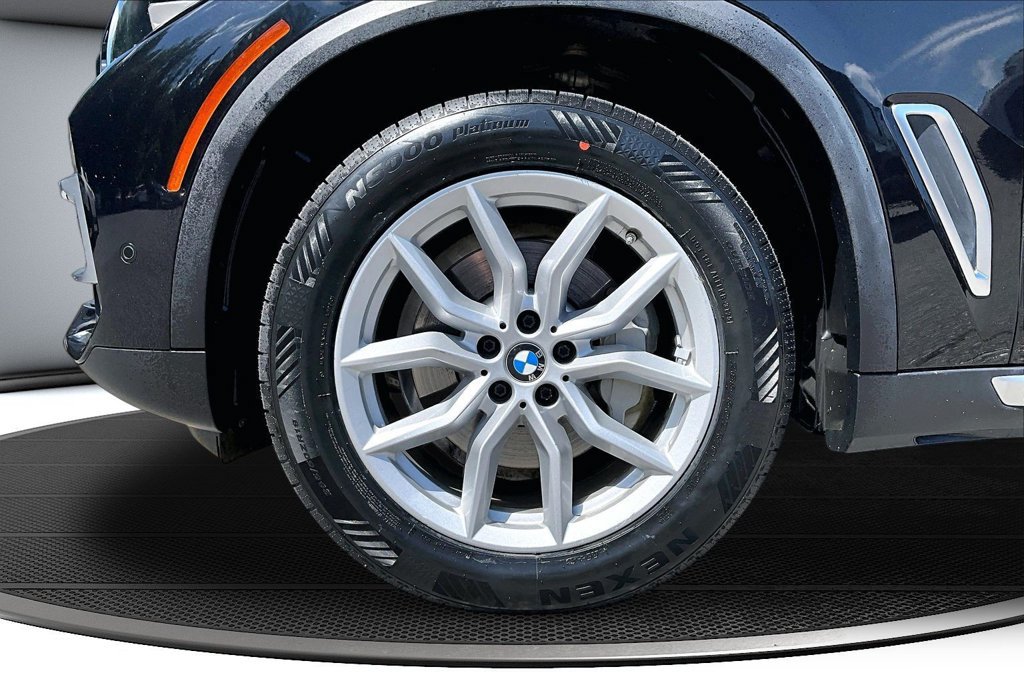 Used 2020 BMW X5 xDrive40i w/ Premium Package AWD/4WD image 34