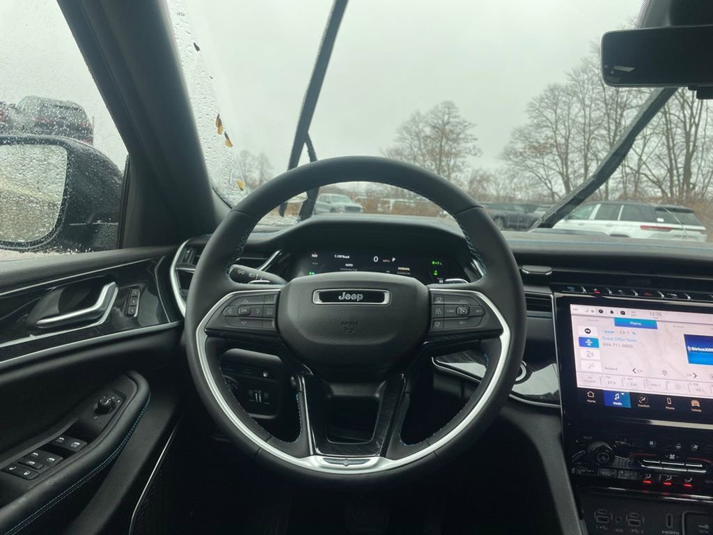 Used 2024 Jeep Grand Cherokee Trailhawk w/ Luxury Tech Group III image 21