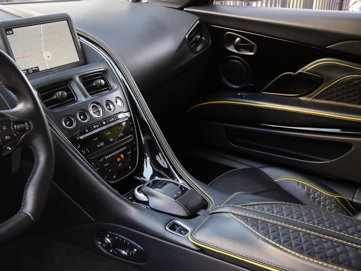 Used 2023 Aston Martin DBS Coupe RWD image 10