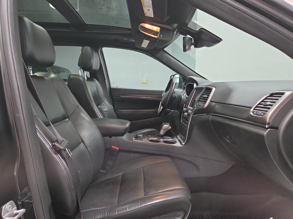 Used 2018 Jeep Grand Cherokee Limited w/ Luxury Group II AWD/4WD image 17