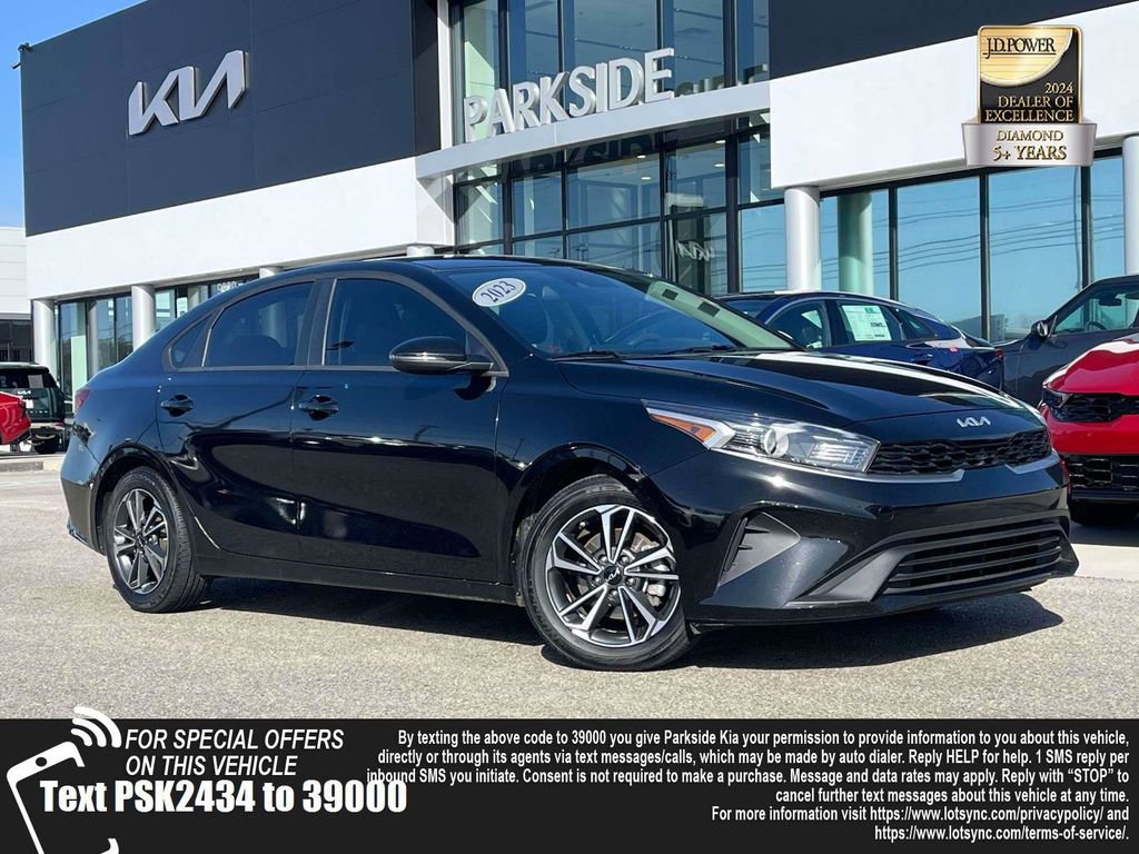 Used 2023 Kia Forte LXS w/ LXS Technology Package image 1