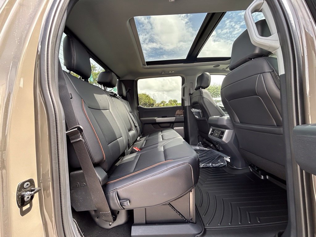 New 2027 Ford F250 Lariat w/ Lariat Ultimate Package AWD/4WD image 34