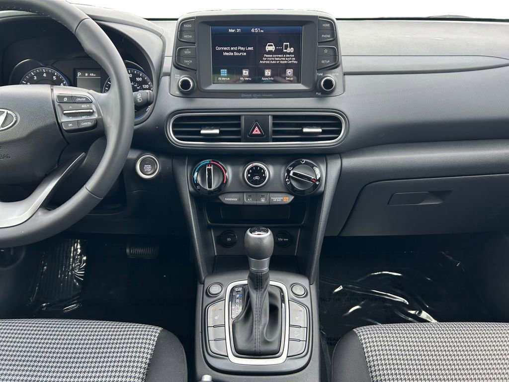 Certified 2021 Hyundai Kona SEL w/ Cargo Package image 12
