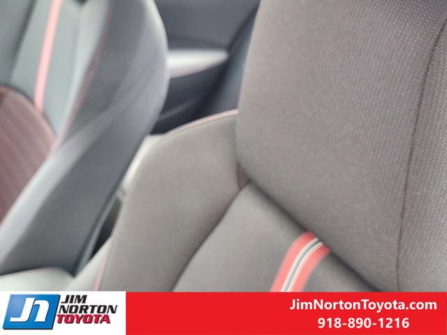 Used 2025 Toyota Corolla SE w/ SE Premium Package FWD image 17