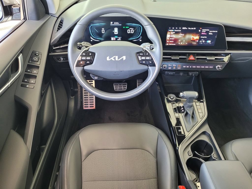 Used 2025 Kia Niro EX Touring FWD image 10