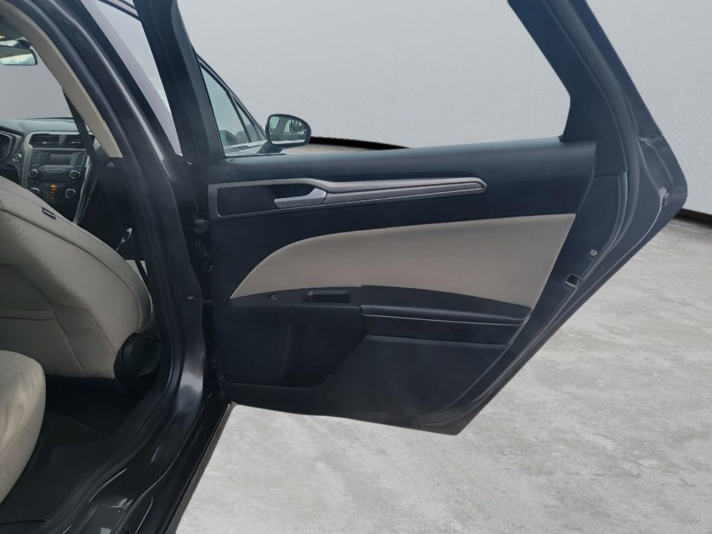 Used 2018 Ford Fusion S image 27