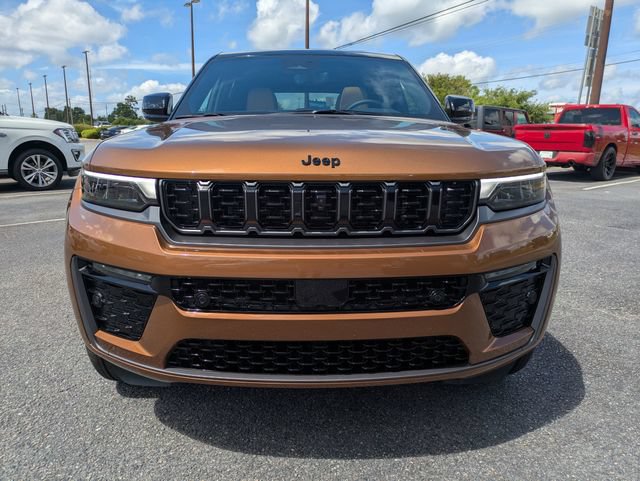 New 2026 Jeep Grand Cherokee Summit w/ Obsidian Package AWD/4WD image 9