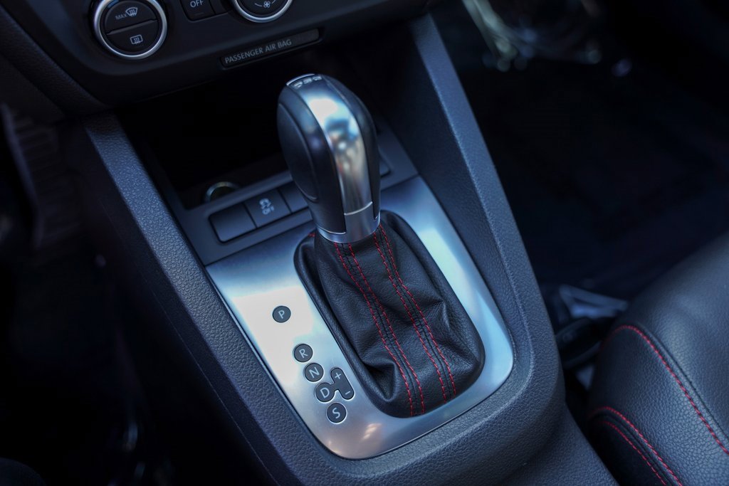 Used 2014 Volkswagen Jetta GLI Autobahn image 24