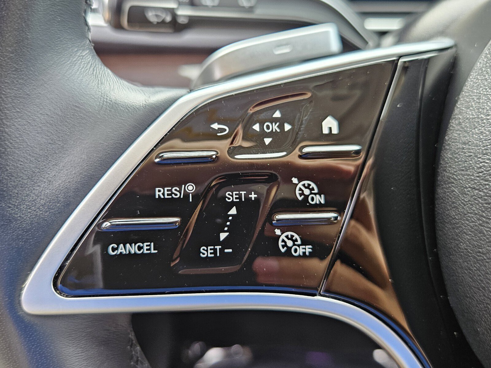 Certified 2025 Mercedes-Benz GLE 450e 4MATIC image 31