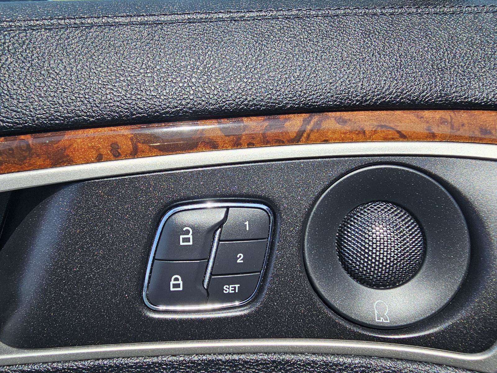 Used 2019 Lincoln MKZ Reserve w/ Reserve Plus Package image 12