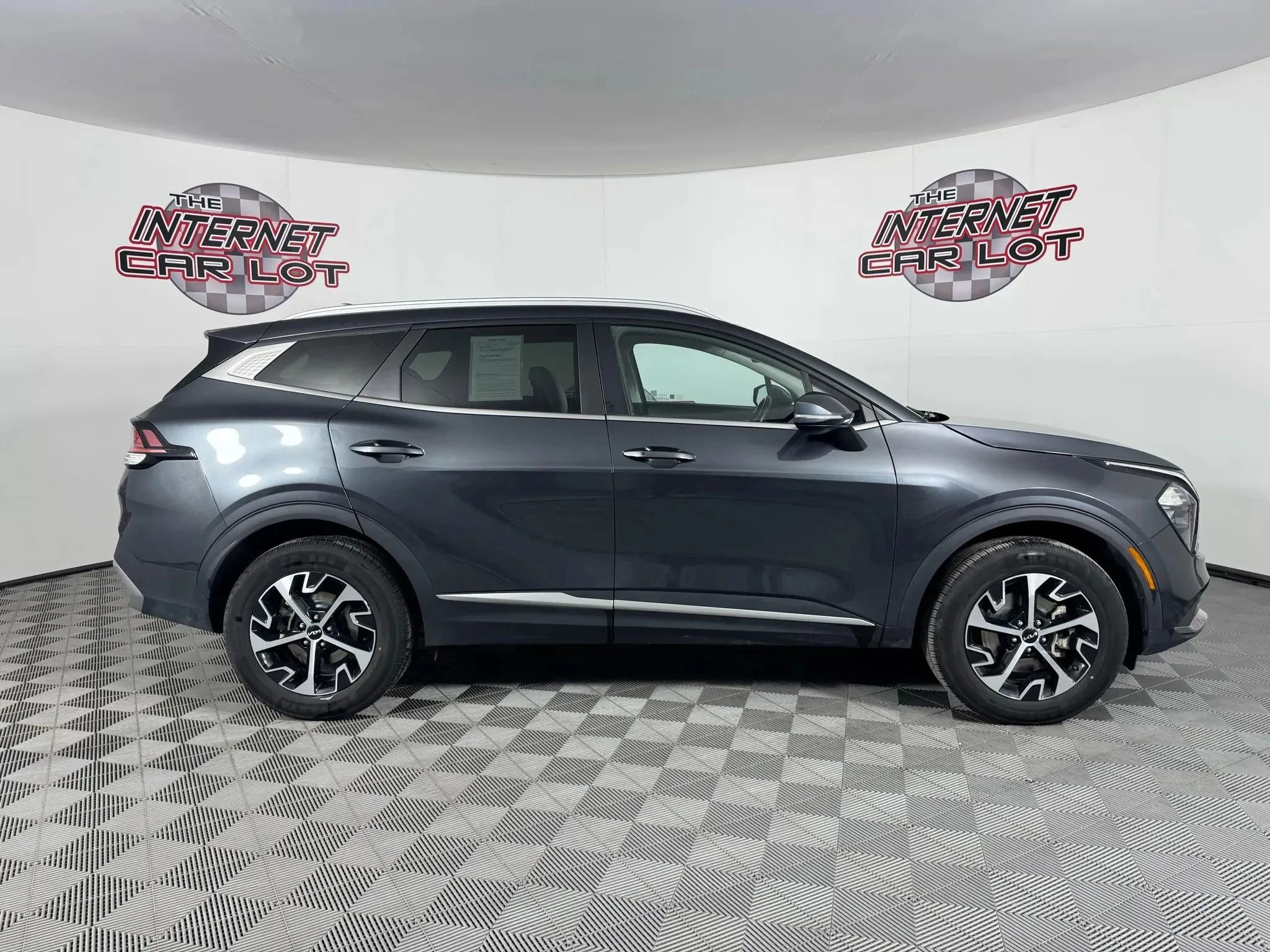 Used 2023 Kia Sportage EX AWD/4WD image 8