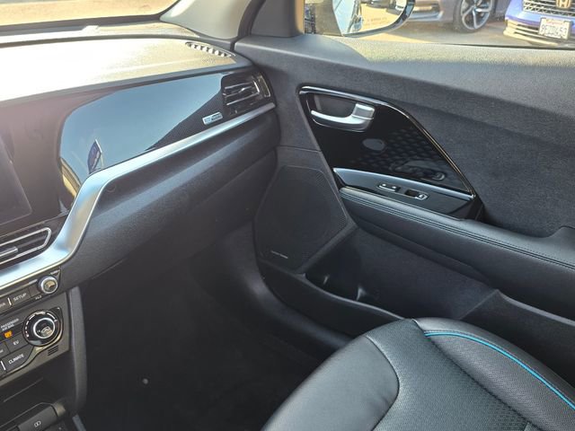 Used 2021 Kia Niro EX Premium FWD image 35