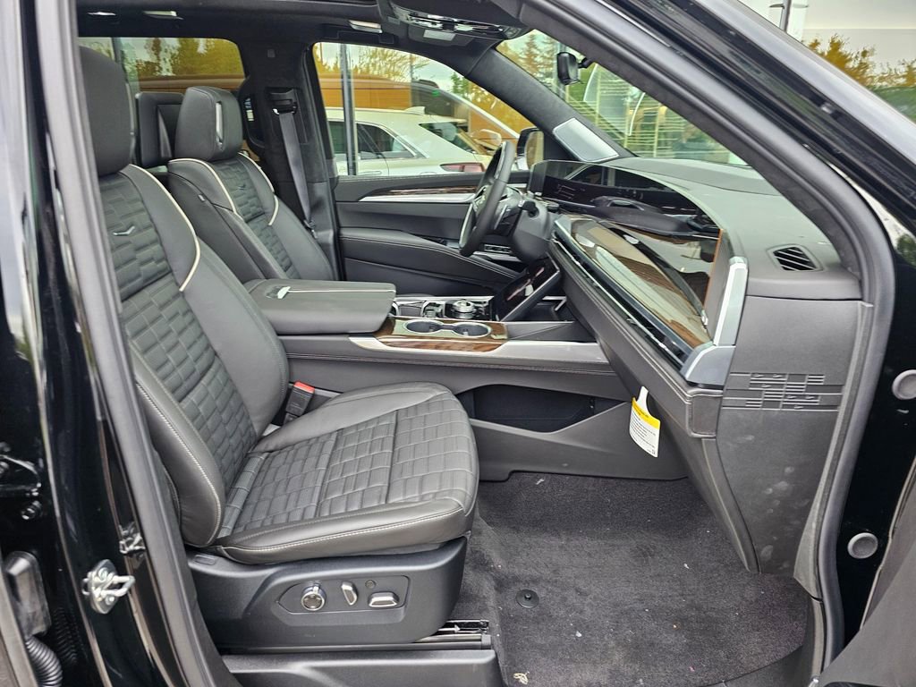 New 2026 Cadillac Escalade Platinum Sport AWD/4WD image 11