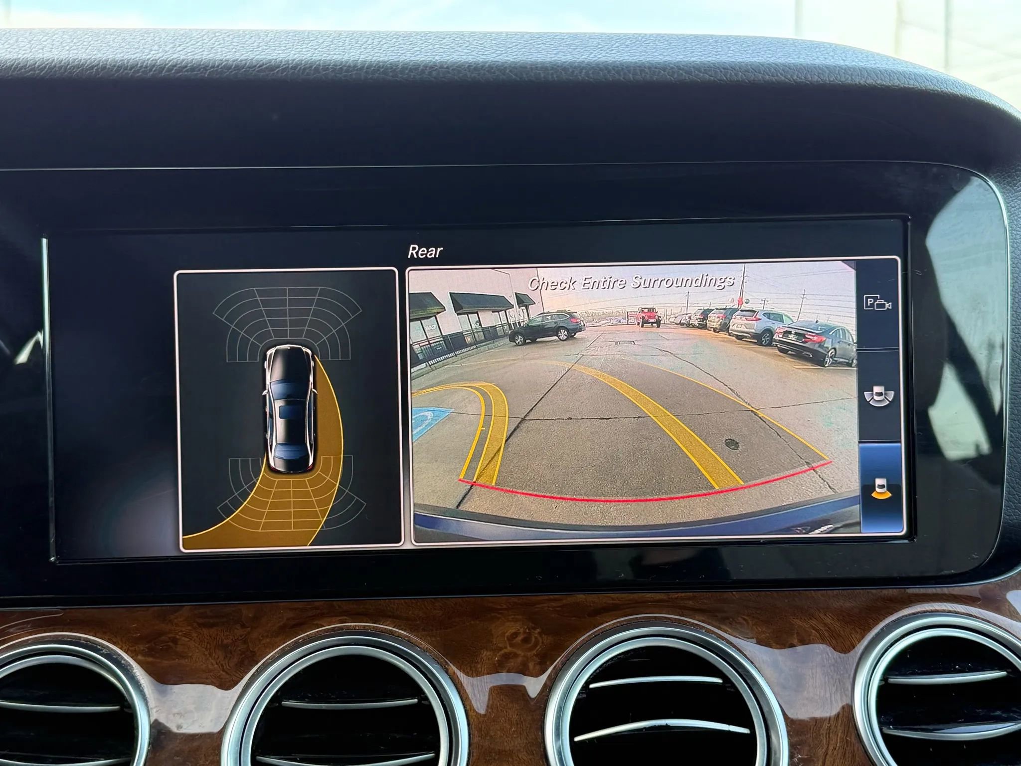 Used 2018 Mercedes-Benz E 300 4MATIC image 39