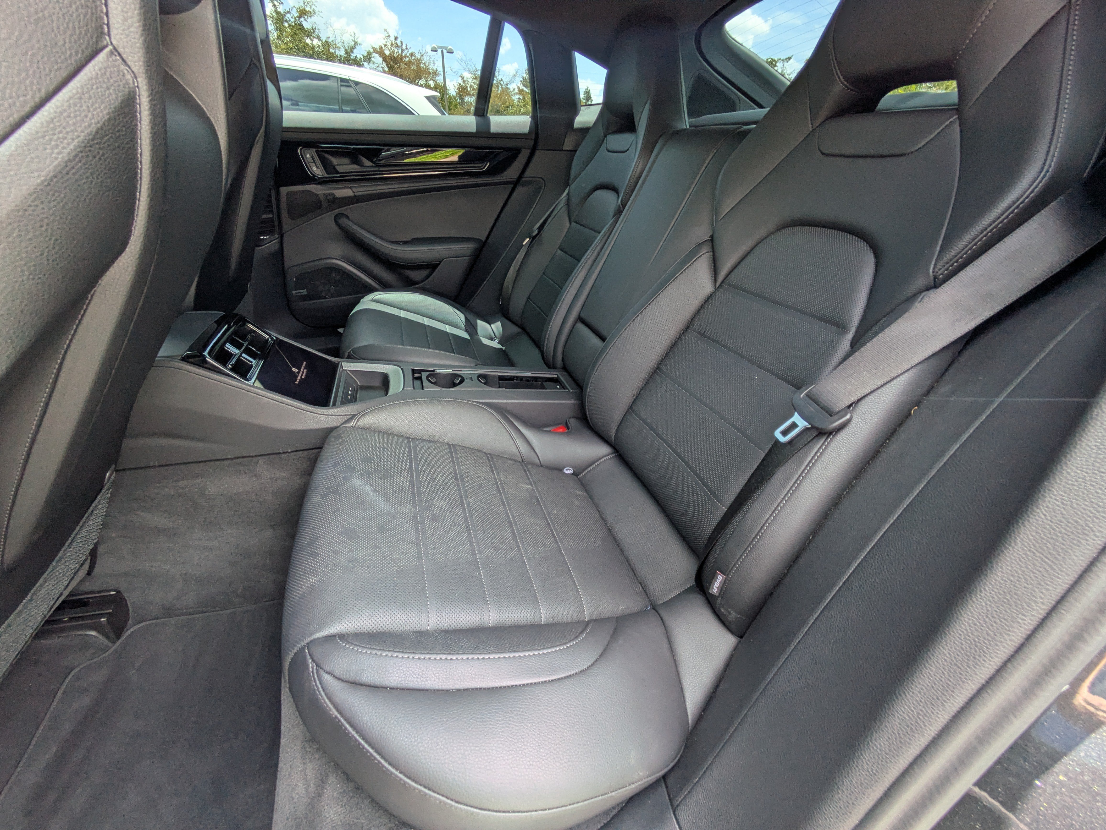 Used 2025 Porsche Panamera RWD image 12