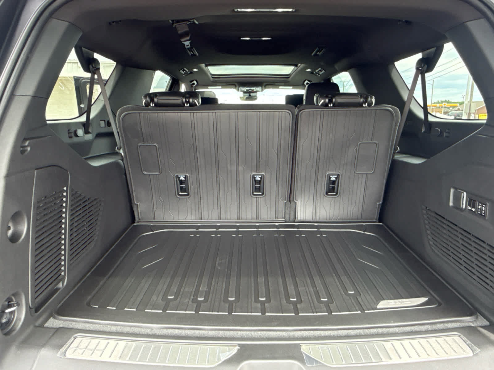 New 2026 GMC Yukon XL AT4 Ultimate w/ LPO, Floor Liner Package AWD/4WD image 29
