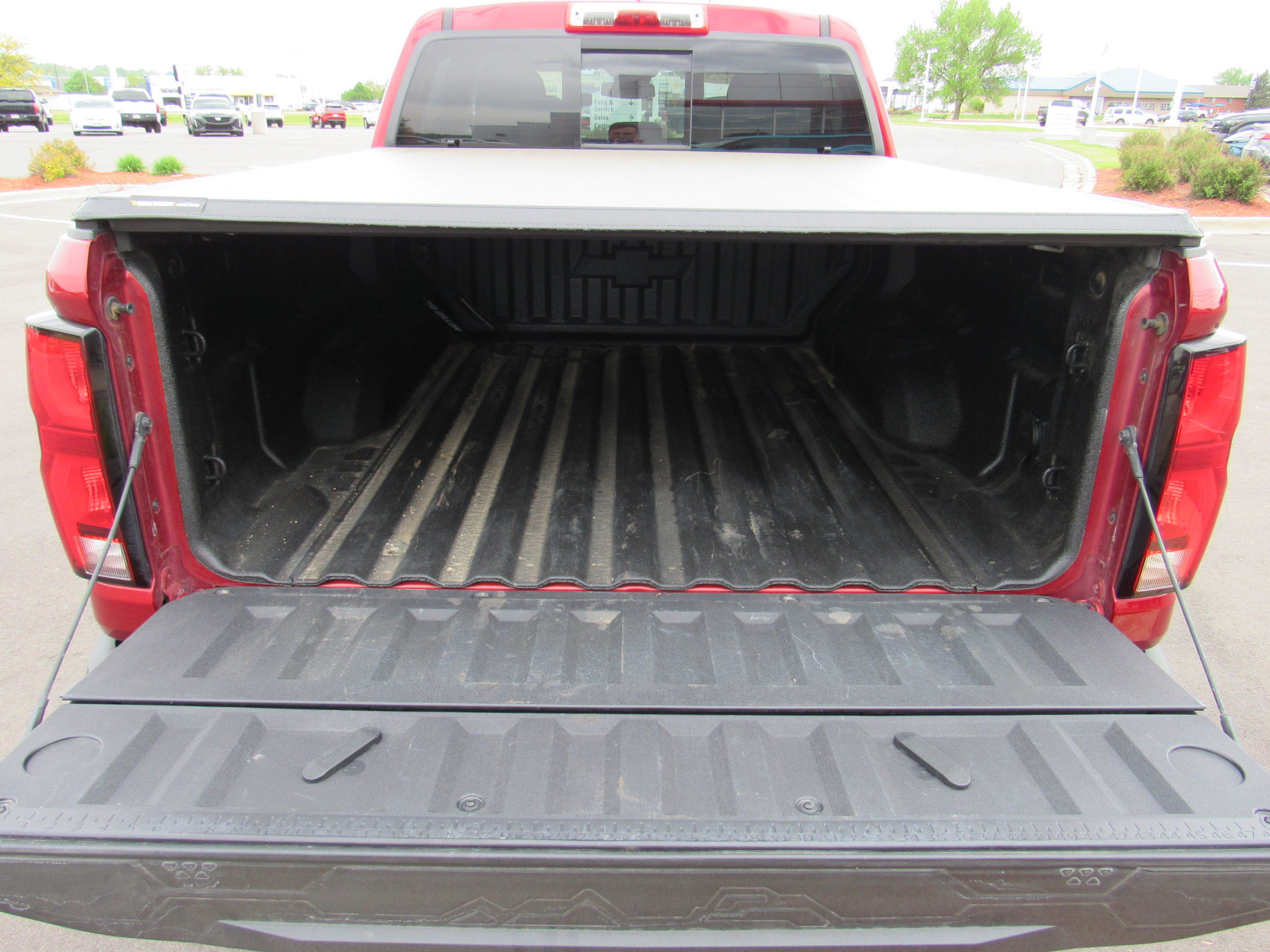 Used 2025 Chevrolet Colorado Z71 w/ Technology Package AWD/4WD image 34