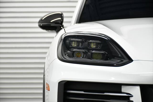 Used 2024 Porsche Cayenne Turbo GT AWD/4WD image 32
