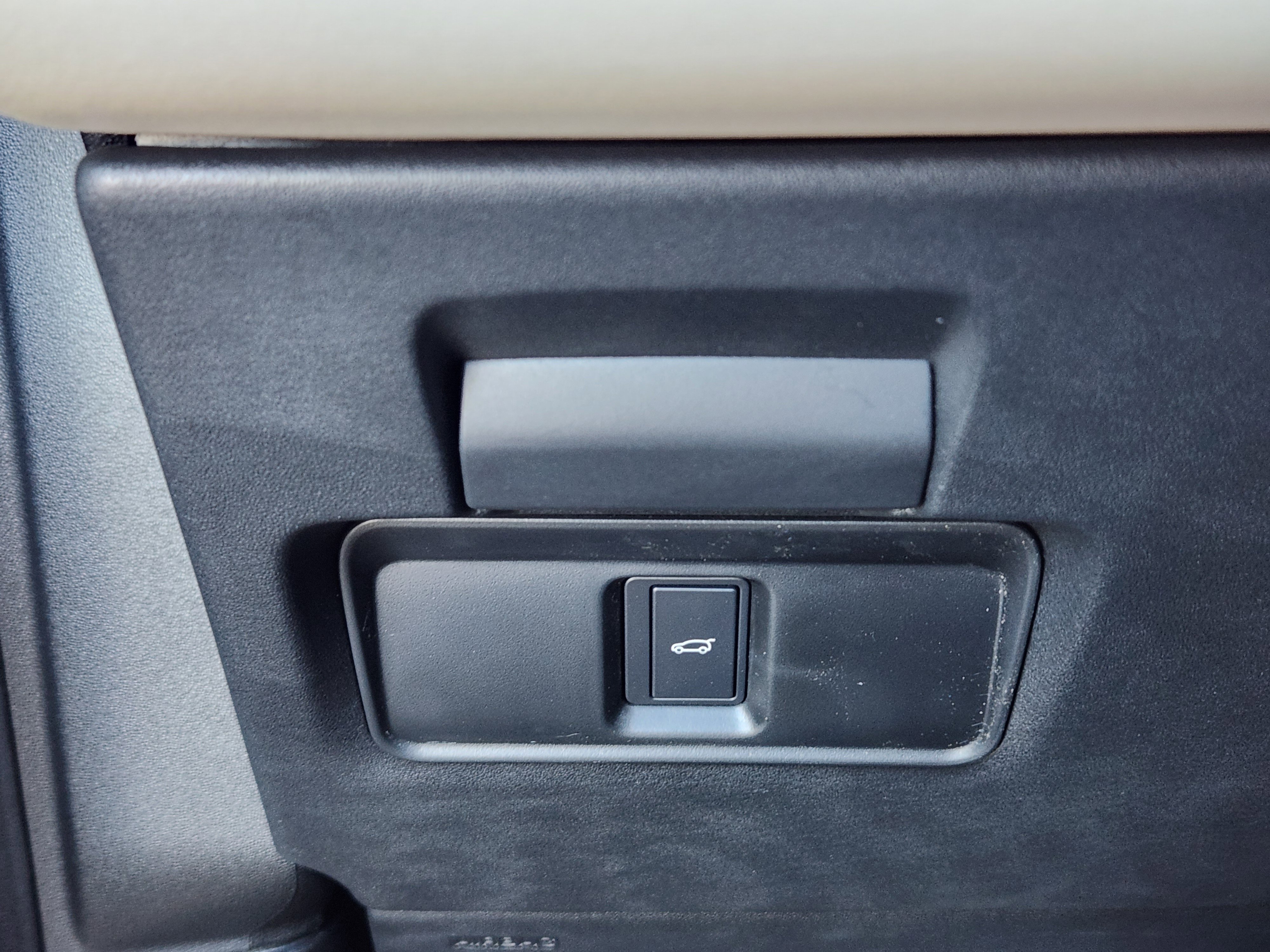 New 2025 Land Rover Discovery Sport S image 22