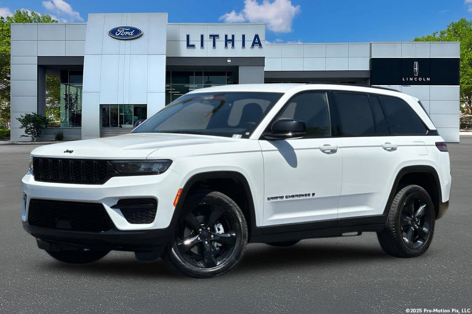 Used 2023 Jeep Grand Cherokee Altitude