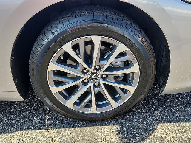 Used 2022 Lexus ES 350 w/ Accessory Package FWD image 7