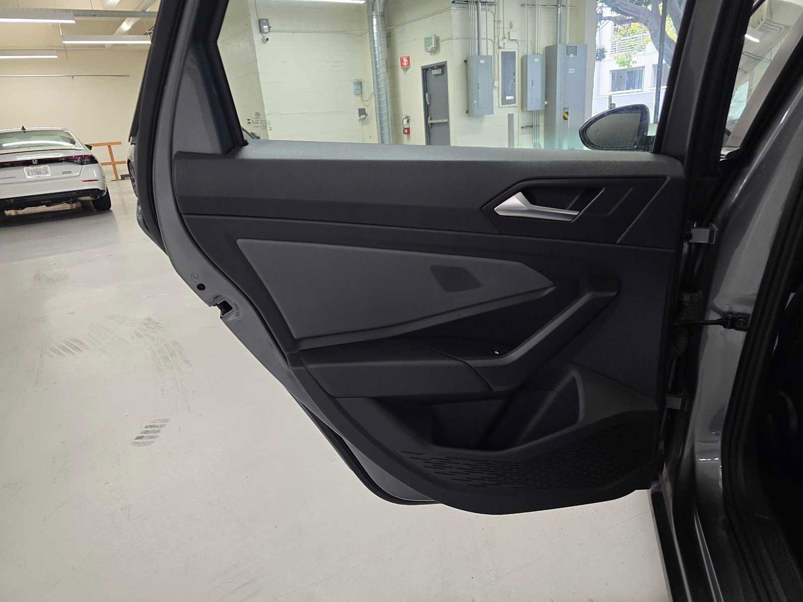 Used 2025 Volkswagen Jetta SE FWD image 14
