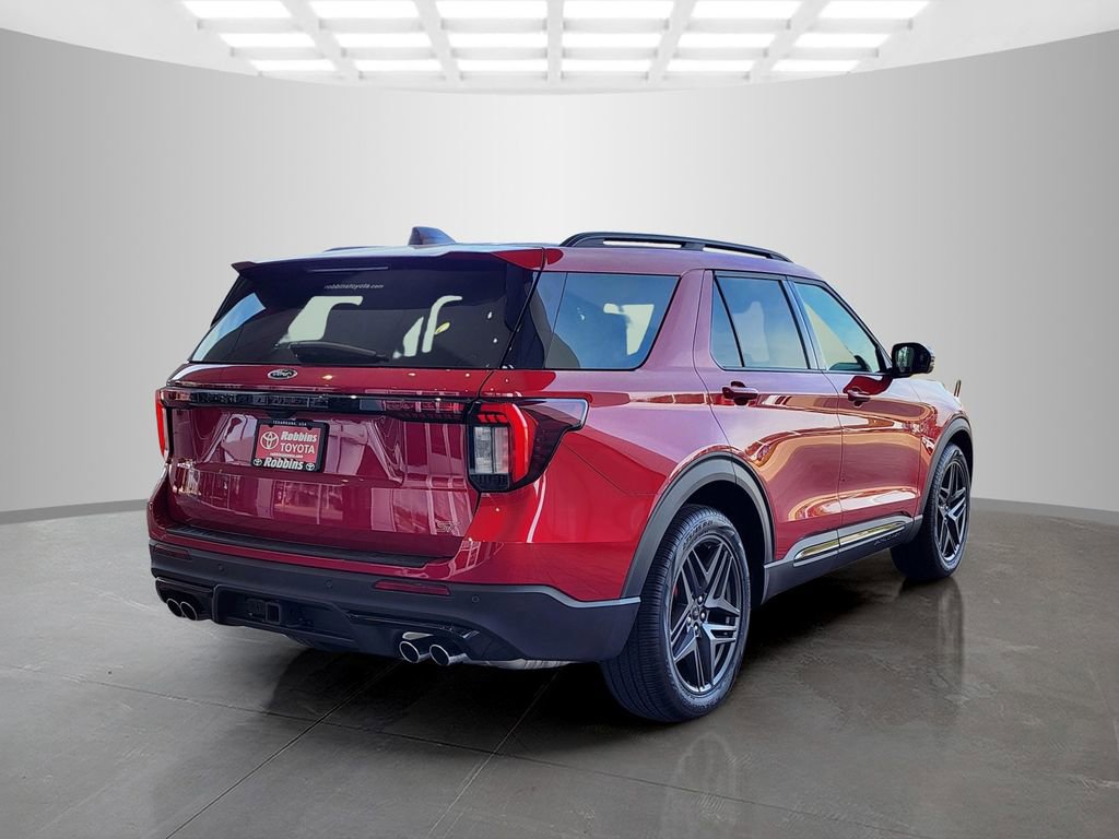 Used 2025 Ford Explorer ST image 5