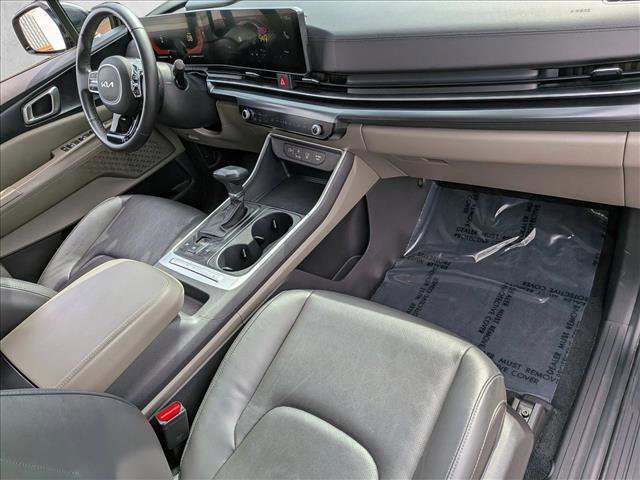 Used 2025 Kia Carnival image 20