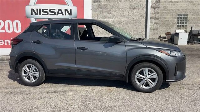 New 2025 Nissan Kicks Play S FWD image 3