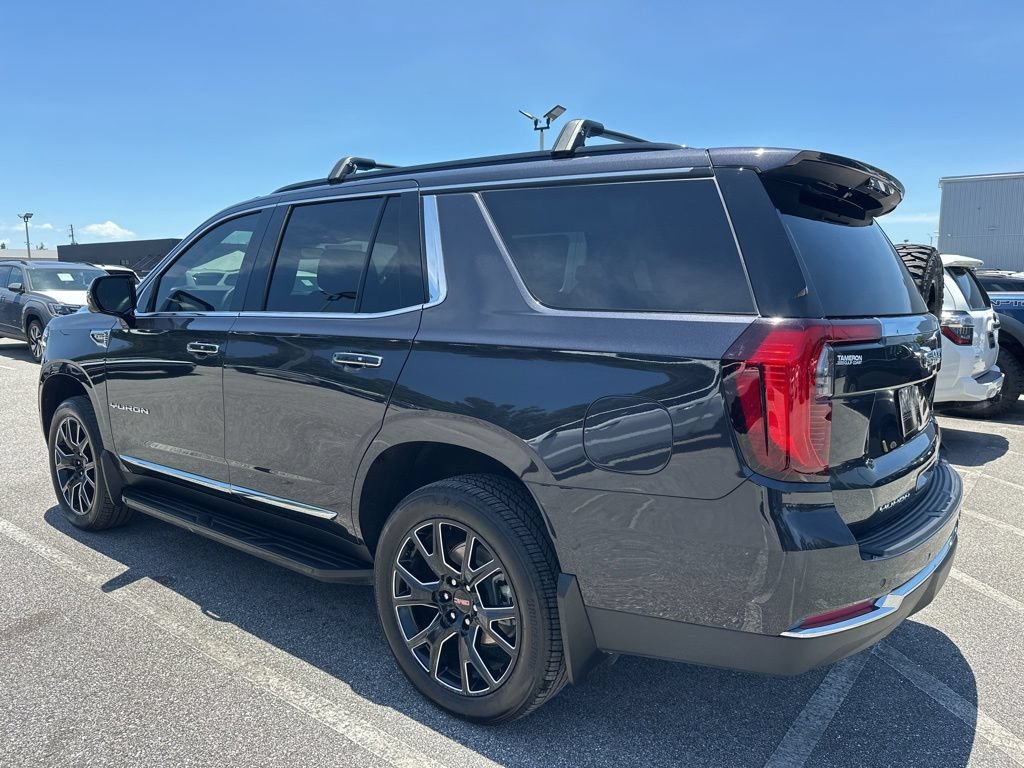 Used 2025 GMC Yukon Elevation w/ LPO, Elevation Black Package AWD/4WD image 9