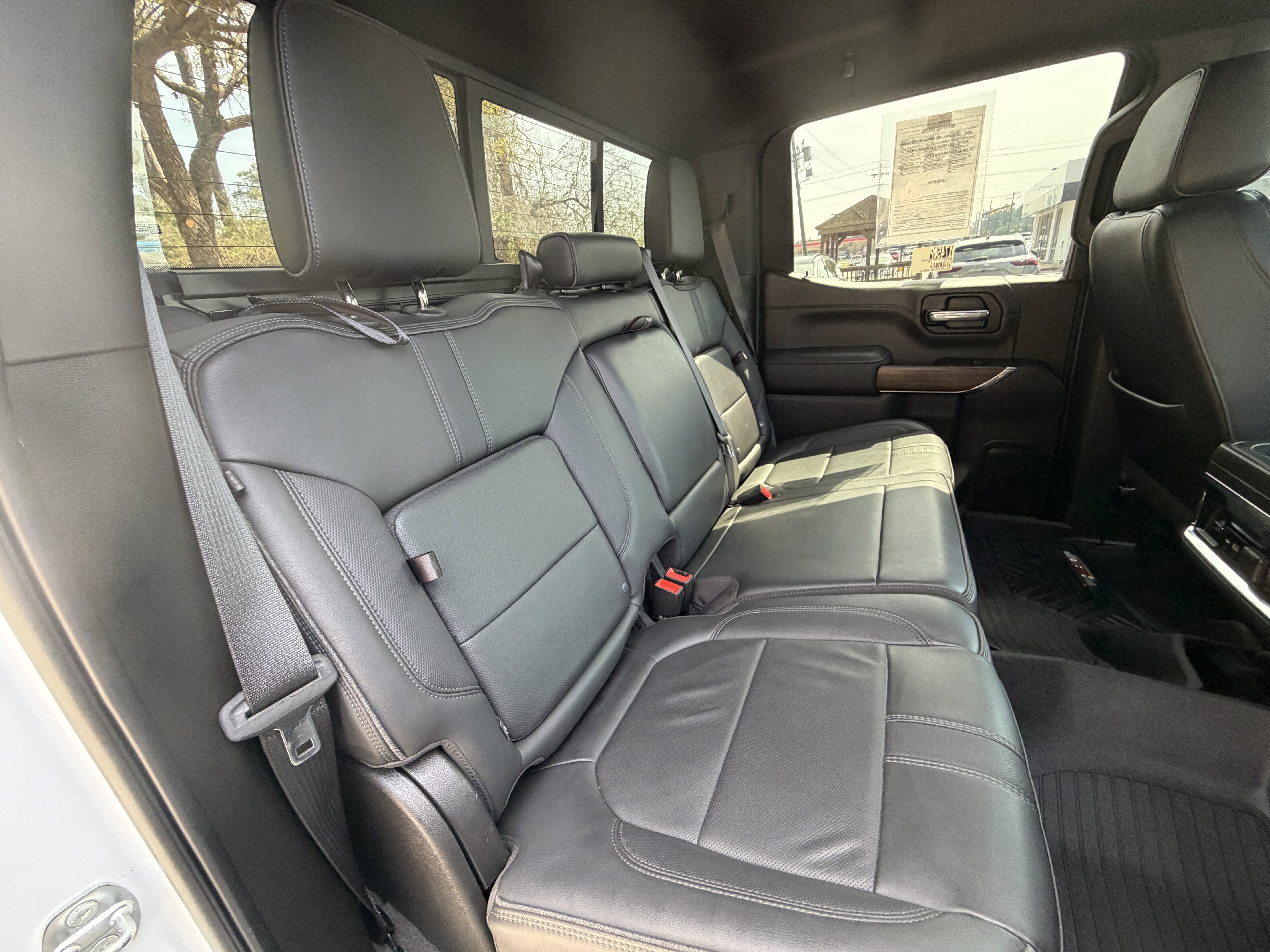 Used 2022 Chevrolet Silverado 1500 High Country w/ Technology Package AWD/4WD image 21