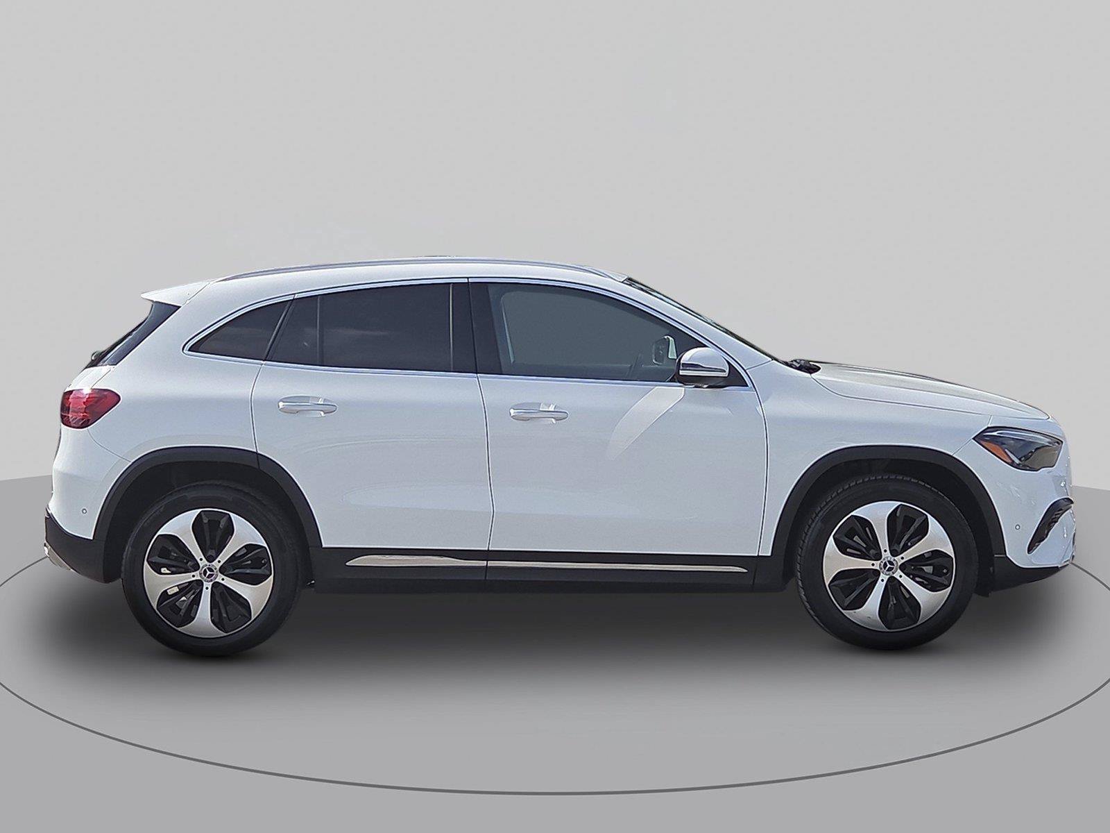 Used 2025 Mercedes-Benz GLA 250 4MATIC image 2
