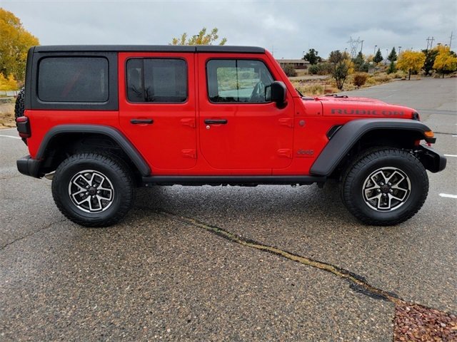 Used 2024 Jeep Wrangler Rubicon image 3