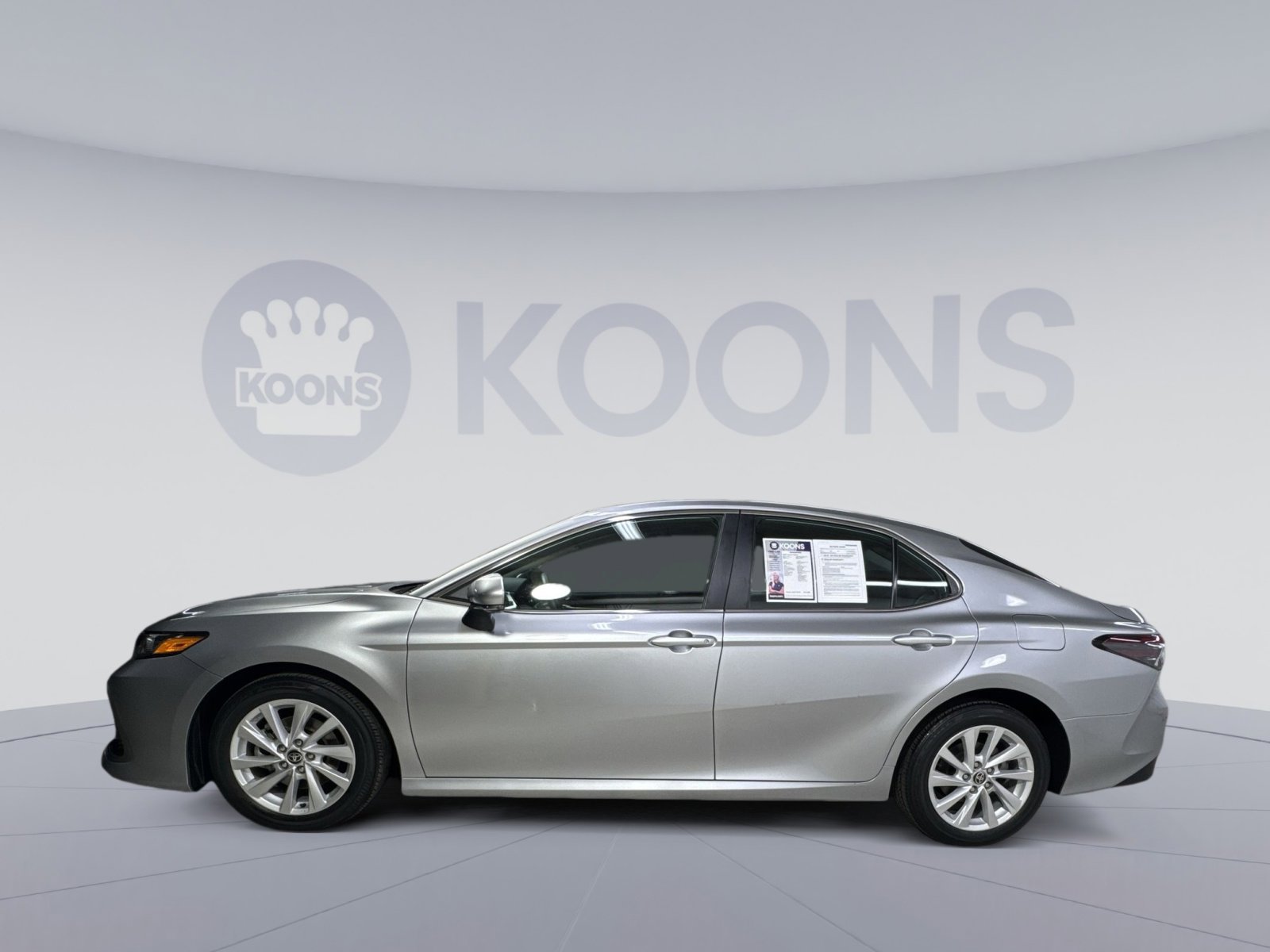 Used 2022 Toyota Camry LE image 8