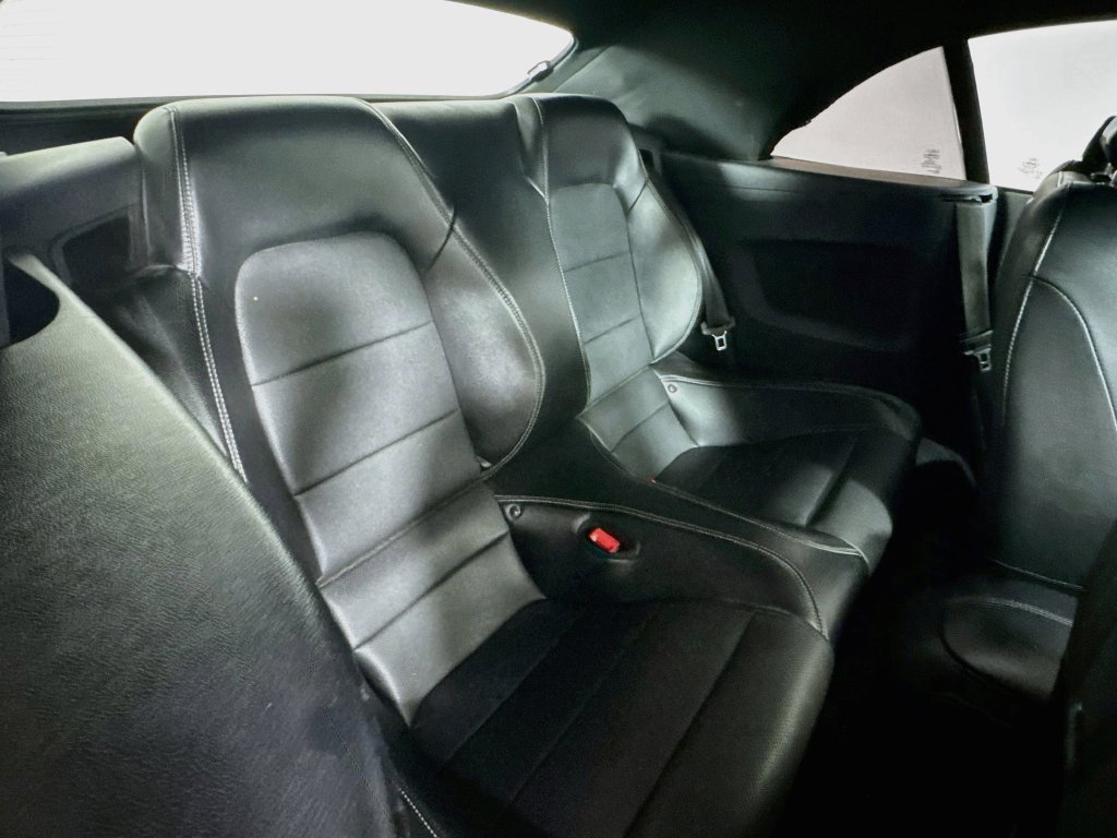 Used 2019 Ford Mustang Premium RWD image 31