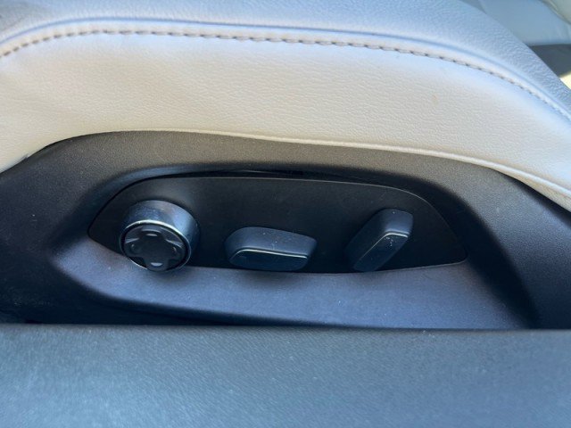 Used 2021 Chevrolet Corvette Stingray Premium Conv w/ Z51 Performance Package image 22