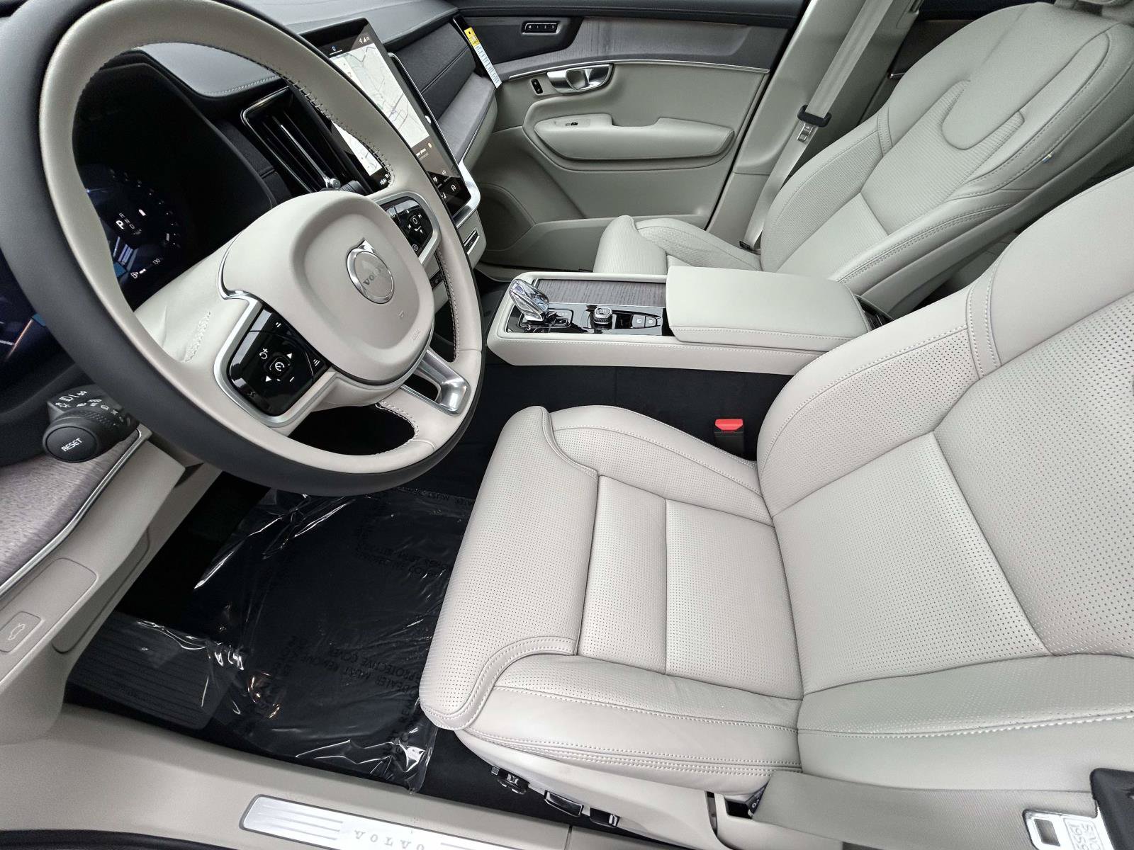 New 2026 Volvo XC90 B6 Ultra w/ Protection Package AWD/4WD image 10