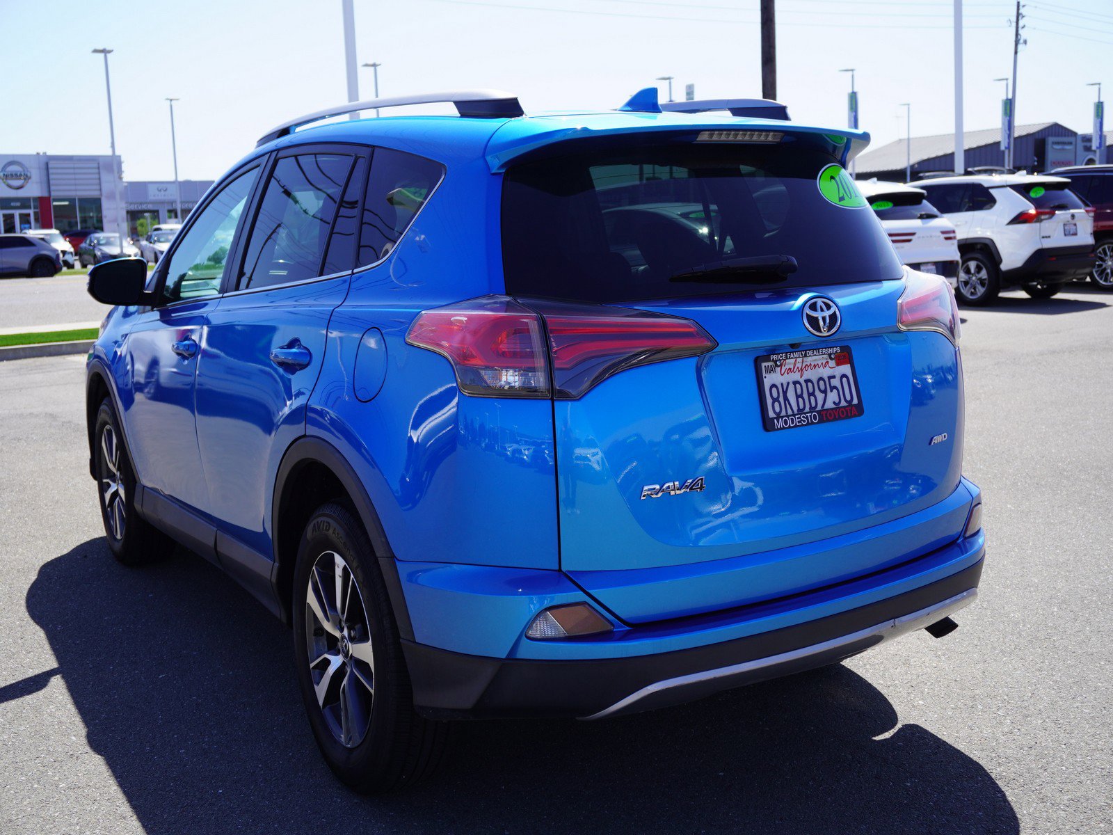 Used 2018 Toyota RAV4 XLE w/ Plus Extra Value Package AWD/4WD image 8