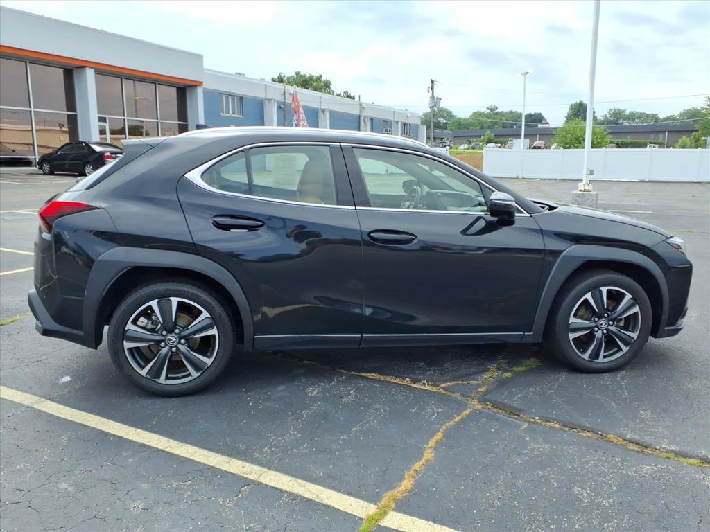 Used 2021 Lexus UX 200 w/ Accessory Package (Z1) FWD image 8
