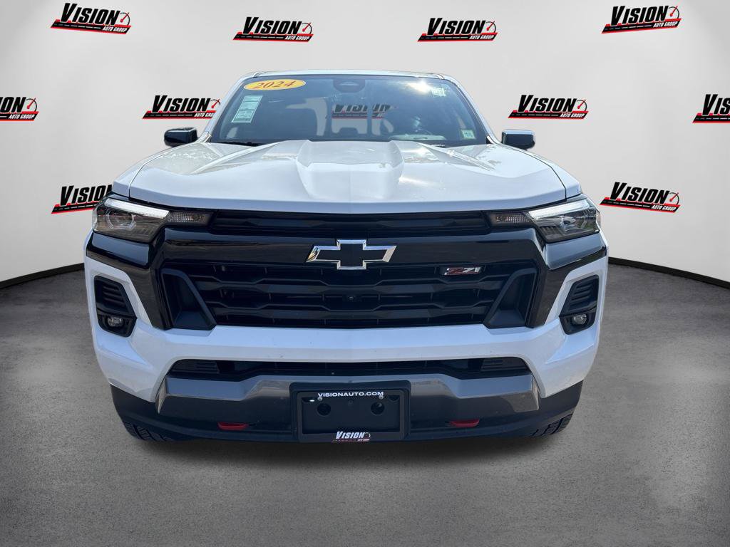 Used 2024 Chevrolet Colorado Z71 w/ LPO, Dark Essentials Package AWD/4WD image 2