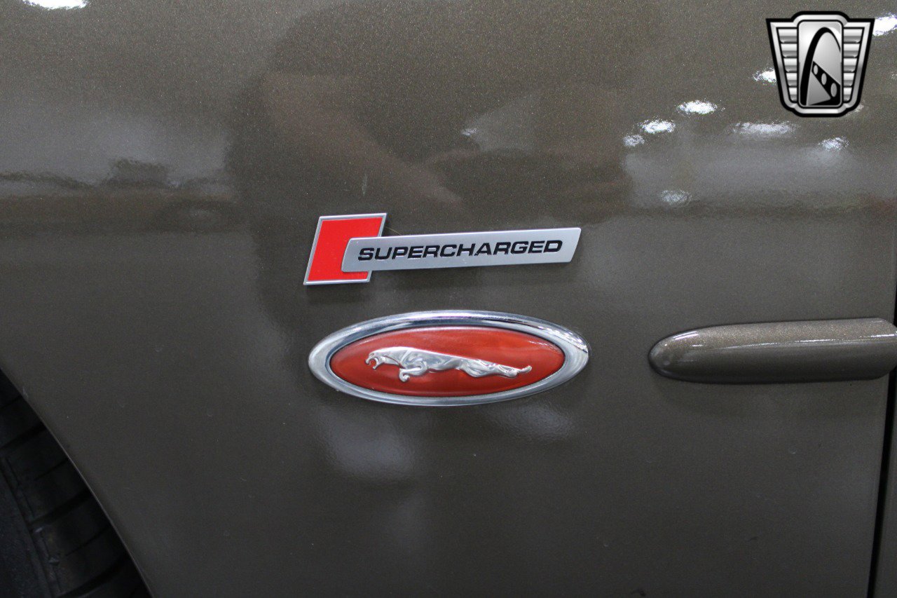 Used 2001 Jaguar XK8 Convertible image 15