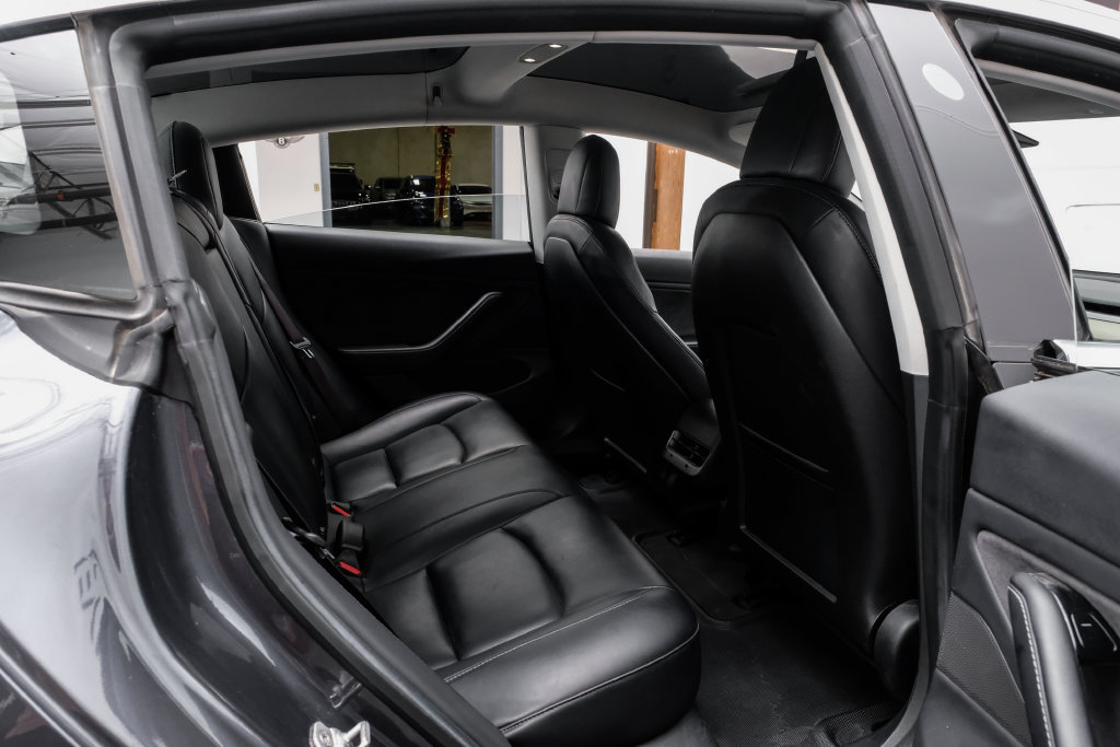 Used 2018 Tesla Model 3 Long Range RWD image 36