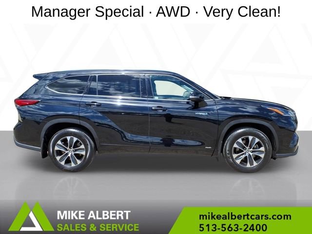 Used 2021 Toyota Highlander XLE AWD/4WD image 8
