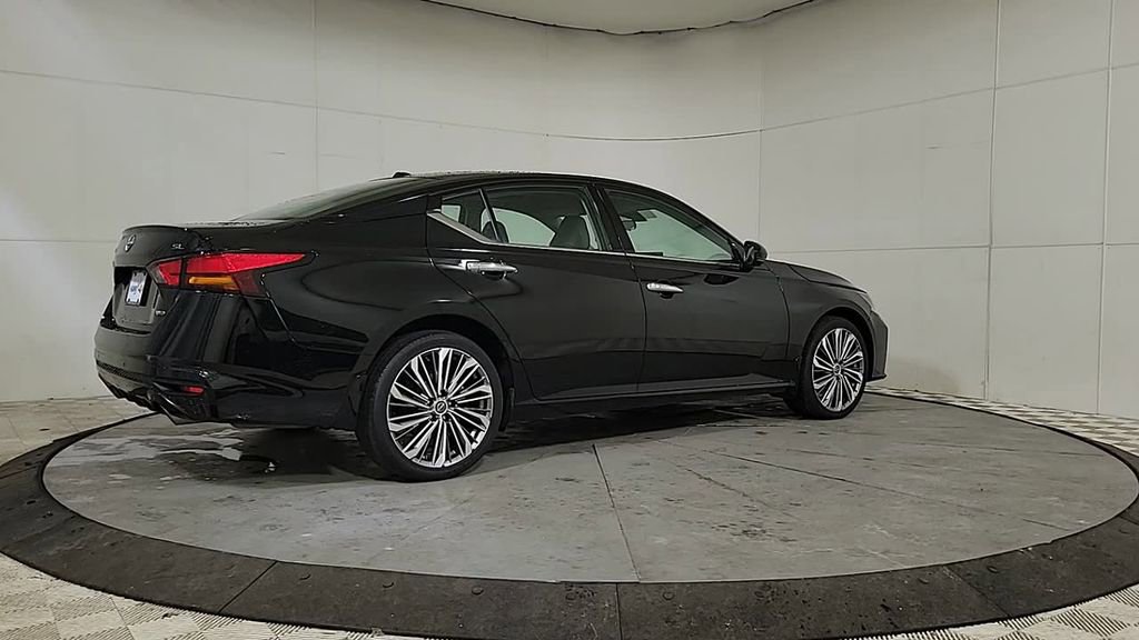 Used 2023 Nissan Altima 2.5 SL image 7