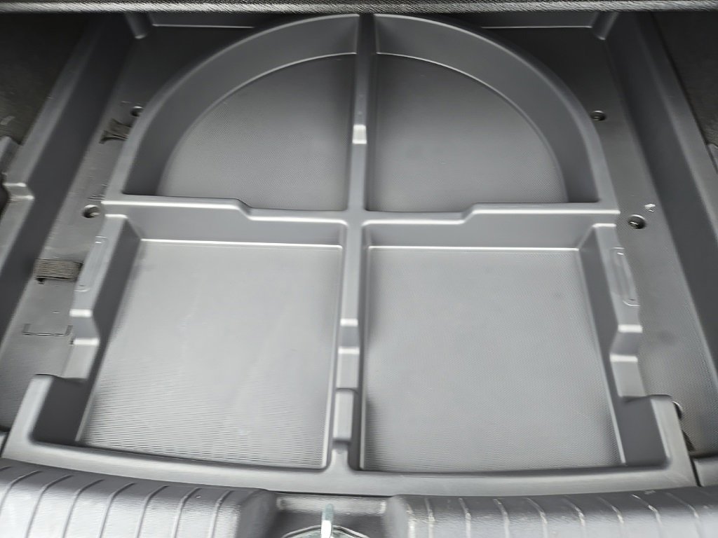 Used 2020 Hyundai Ioniq SE image 34