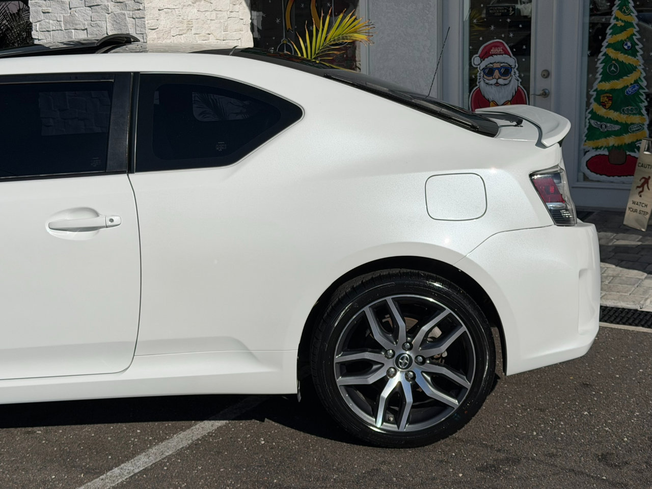 Used 2015 Scion tC image 9