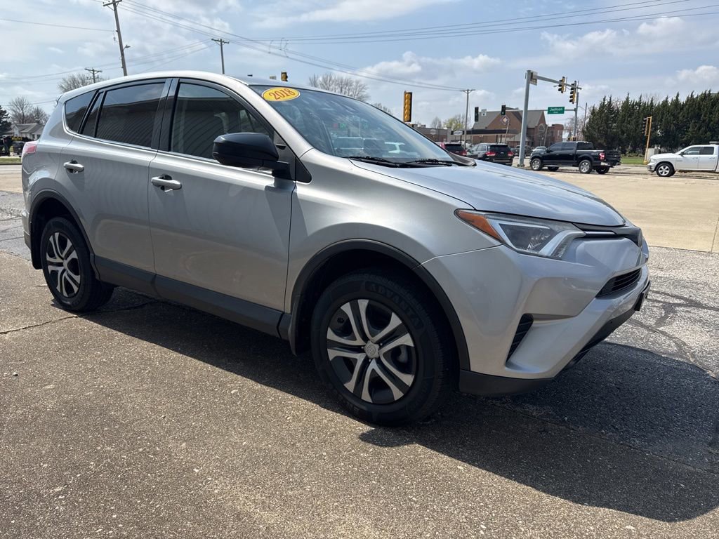 Used 2018 Toyota RAV4 LE w/ All Weather Liner Package AWD/4WD image 8