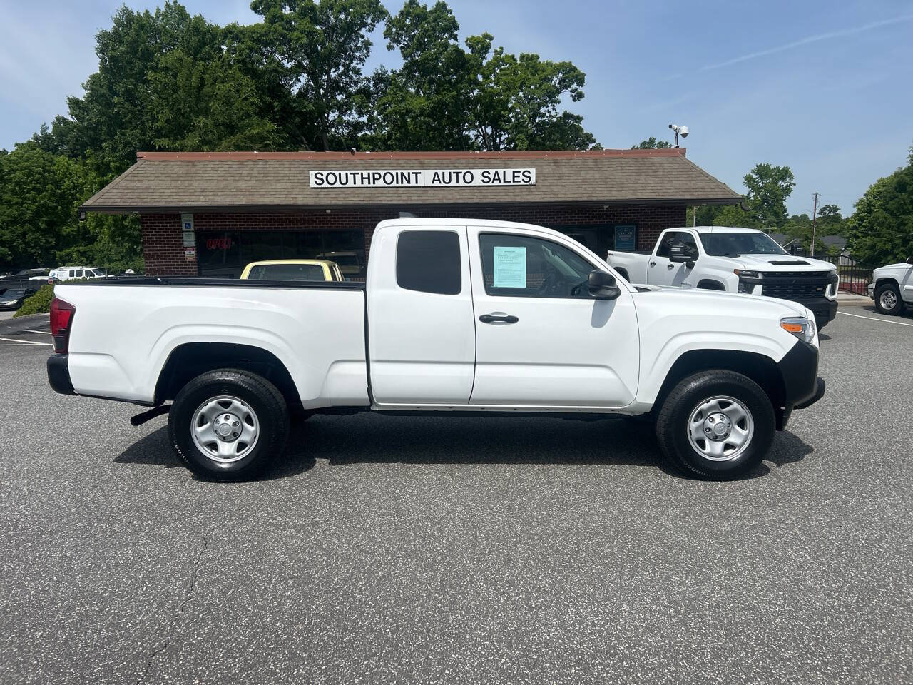 Used 2020 Toyota Tacoma SR RWD image 2