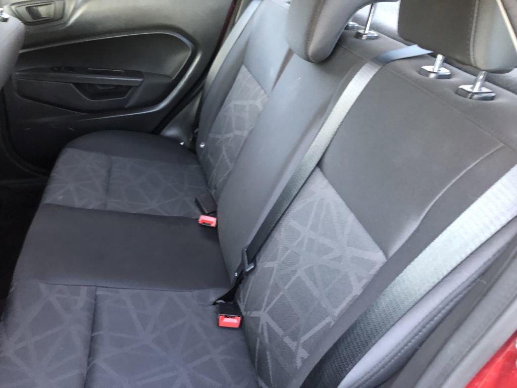 Used 2013 Ford Fiesta SE image 21